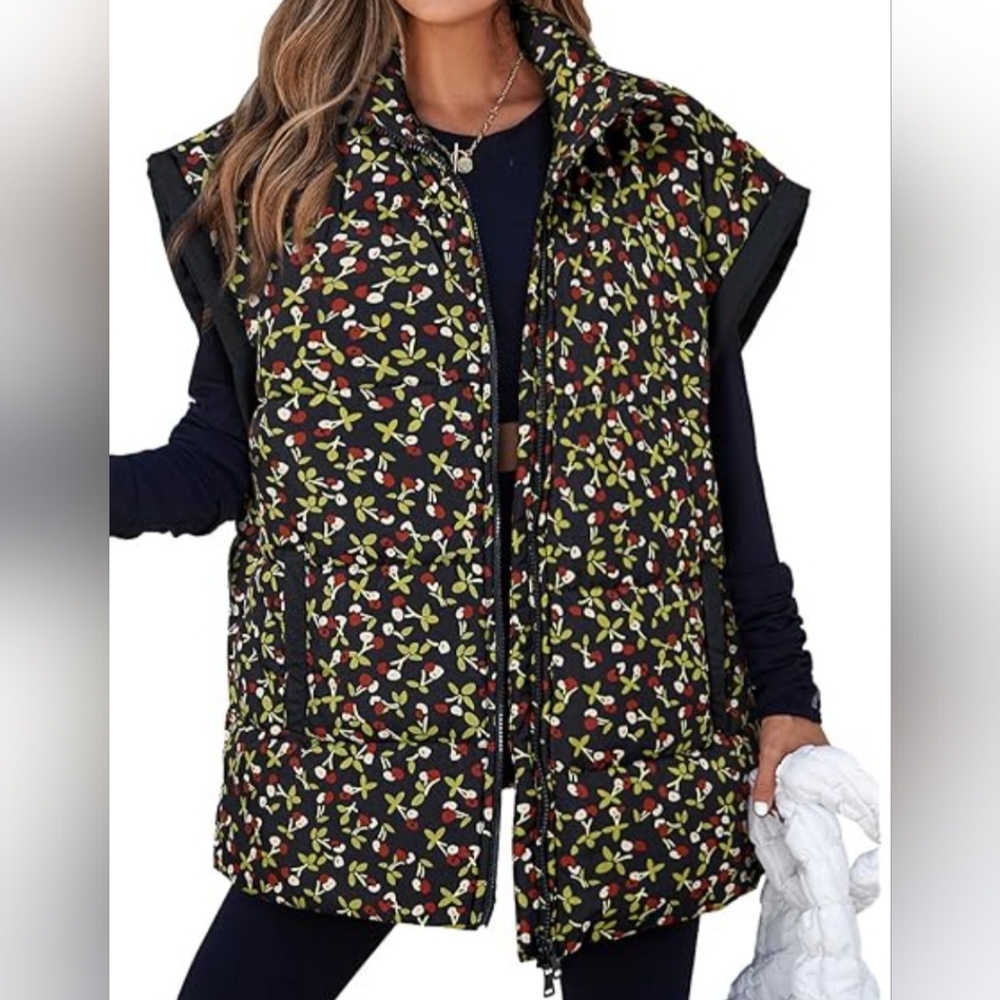 Sleeveless Quilted Puffer Vest in Black Floral